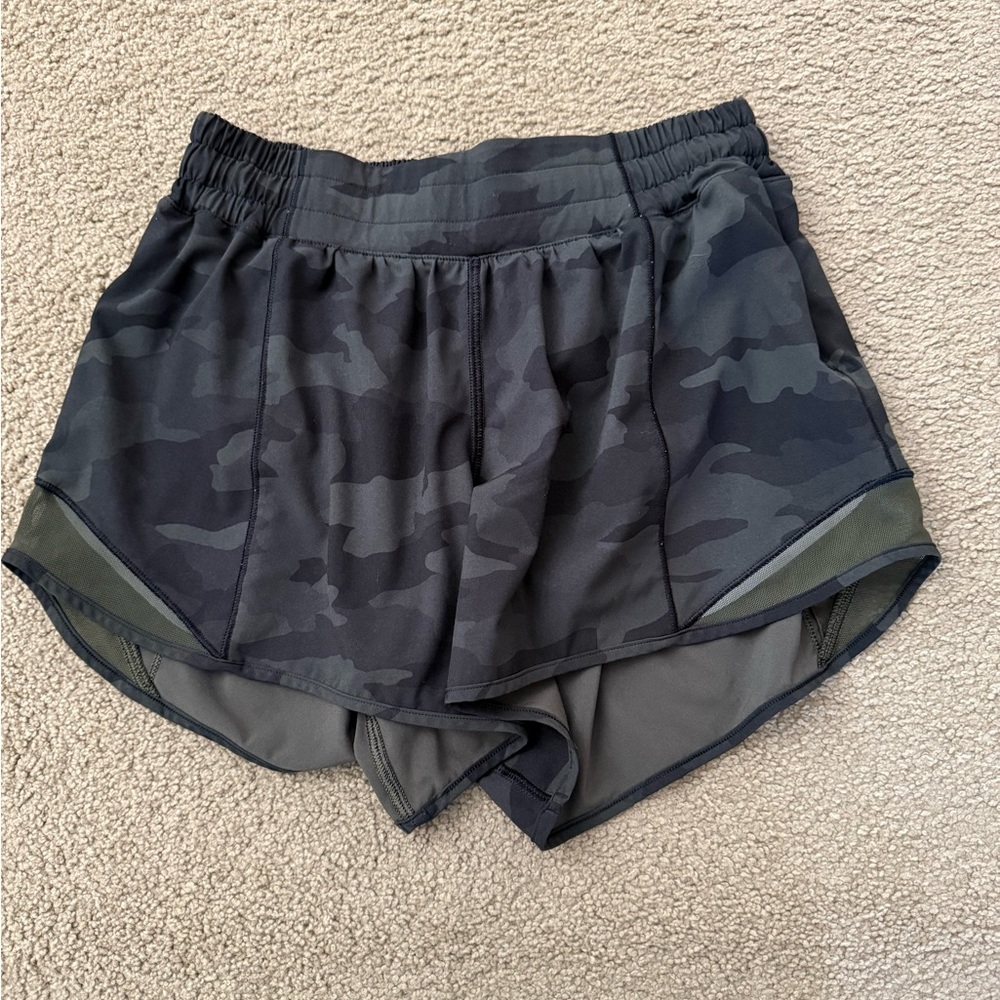 Lululemon Hotty hot 4” dark olive camo